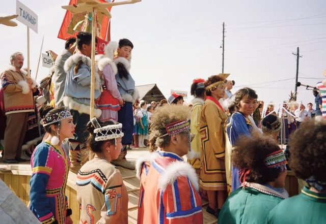 Folklórní festival na Sibiři, kde účinkují vesničané, kteří už nekočují, a folklór je pro ně vlastně hledáním identity., FOTO: archív Pavlíny Brzákové