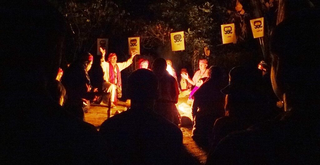 Guatemalští šamaní 2012 - zahájení ohňů