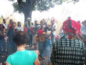 Guatemalští šamaní 2012 - společný zpěv